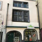 3 Chambres En Lit Double, 6 Personnes, Dans Appartement Entierement Renove, 70 M2 , Wifi,Climatisation, Tres Calme , Tout Equipe,Lit Bebe