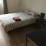 3 chambres en lit double, 6 personnes, dans appartement entièrement rénové, 70 m2 , WIFI,Climatisation, très calme , tout équipé,lit bébé