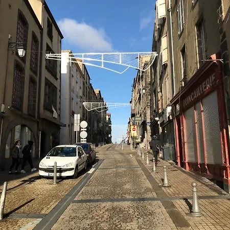 3 En Lit Double, 6 Personnes, Dans Entièrement Rénové, 70 M2 , Wifi,climatisation, Très Calme , équipé,lit Bébé Appartement