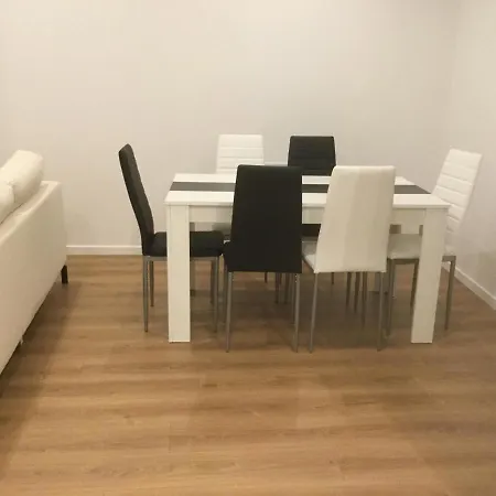 3 En Lit Double, 6 Personnes, Dans Entièrement Rénové, 70 M2 , Wifi,climatisation, Très Calme , équipé,lit Bébé * Clermont-Ferrand