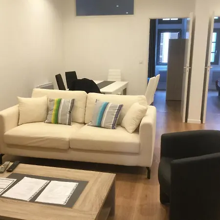 3 En Lit Double, 6 Personnes, Dans Entièrement Rénové, 70 M2 , Wifi,climatisation, Très Calme , équipé,lit Bébé Clermont-Ferrand